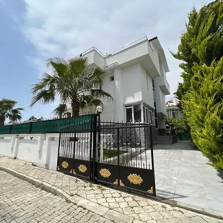 Villa Malcolm X Villa *